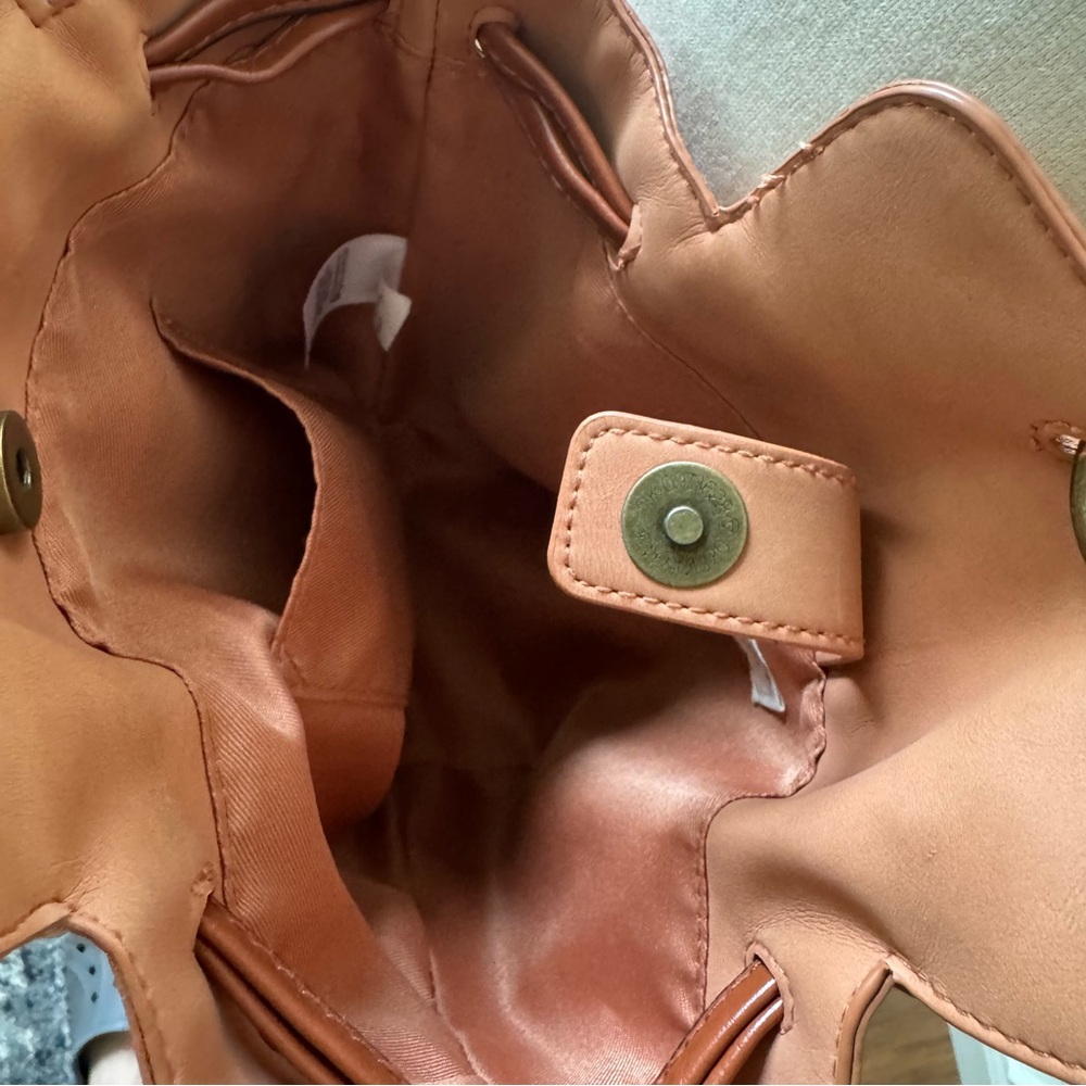 Universal Thread Brown Faux Leather‎ Bucket Crossbody Purse - Picture 6 of 7